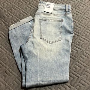 Eunina Light wash distressed jeans